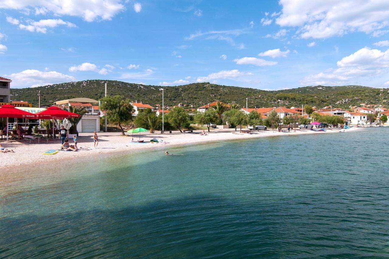 Apartments By The Sea Vinisce, Trogir - 5229 エクステリア 写真