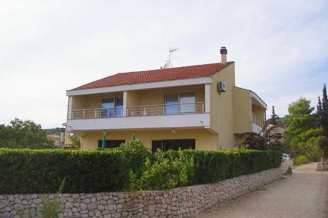 Apartments By The Sea Vinisce, Trogir - 5229 エクステリア 写真