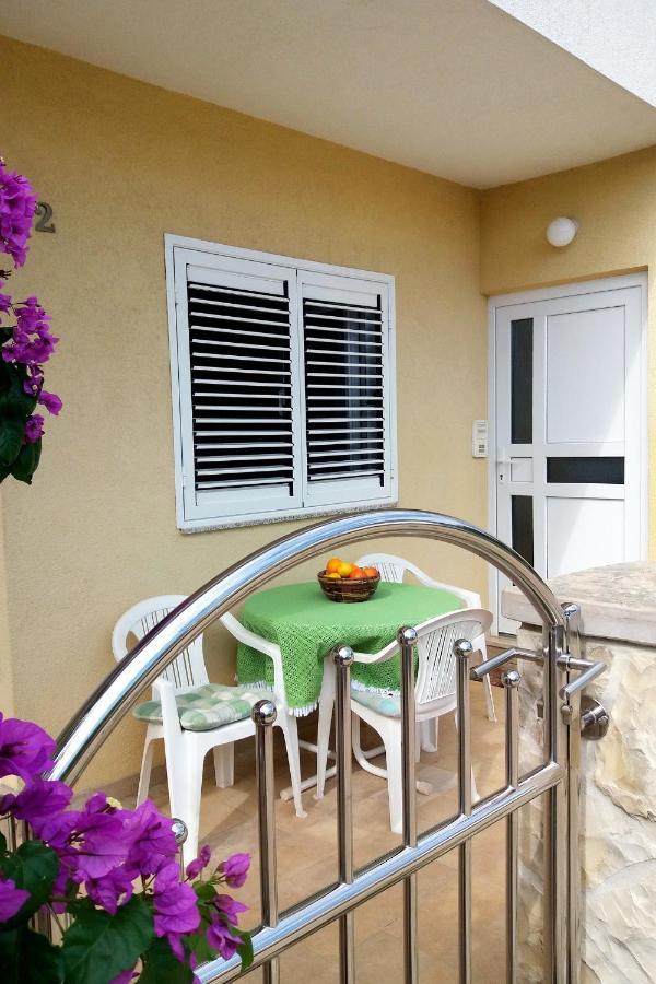 Apartments By The Sea Vinisce, Trogir - 5229 エクステリア 写真