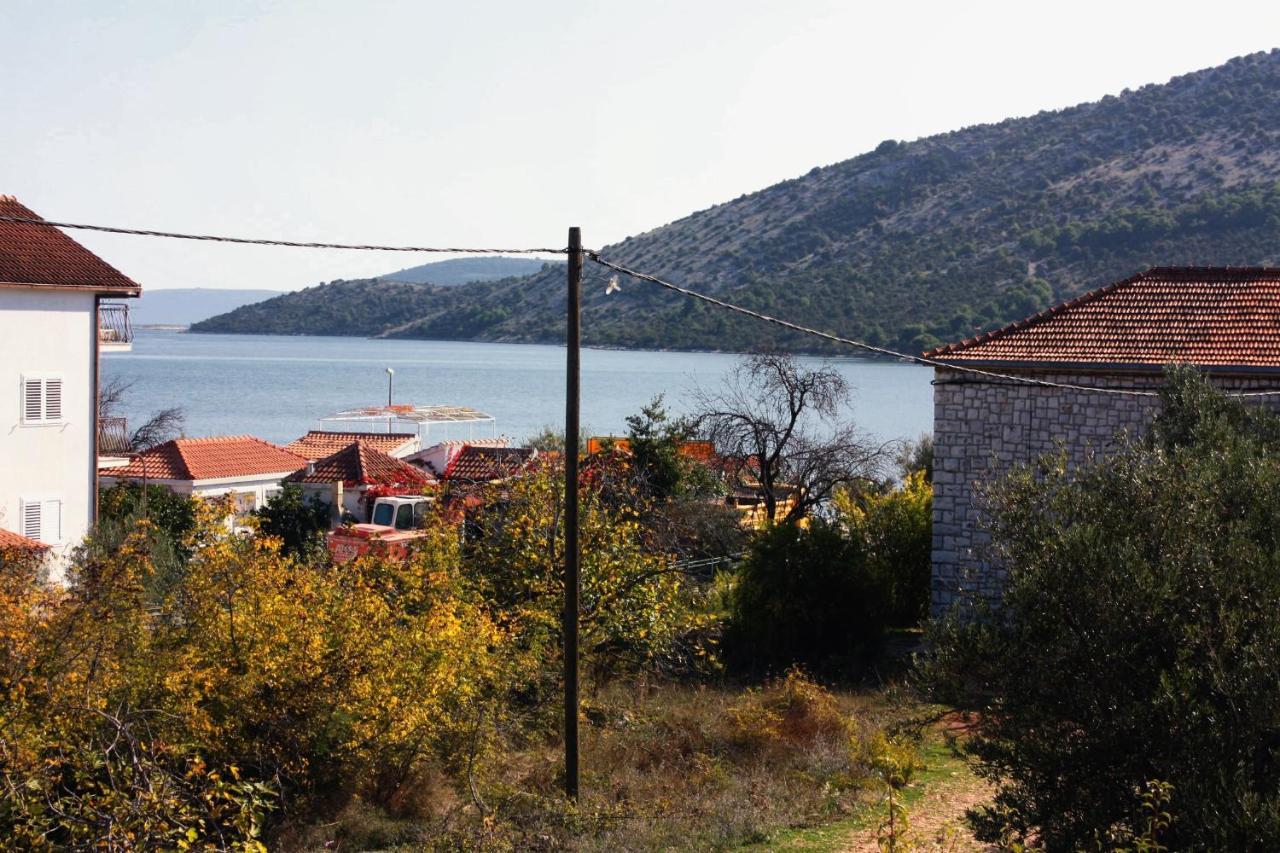 Apartments By The Sea Vinisce, Trogir - 5229 エクステリア 写真