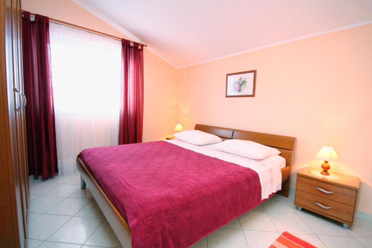 Apartments By The Sea Vinisce, Trogir - 5229 エクステリア 写真