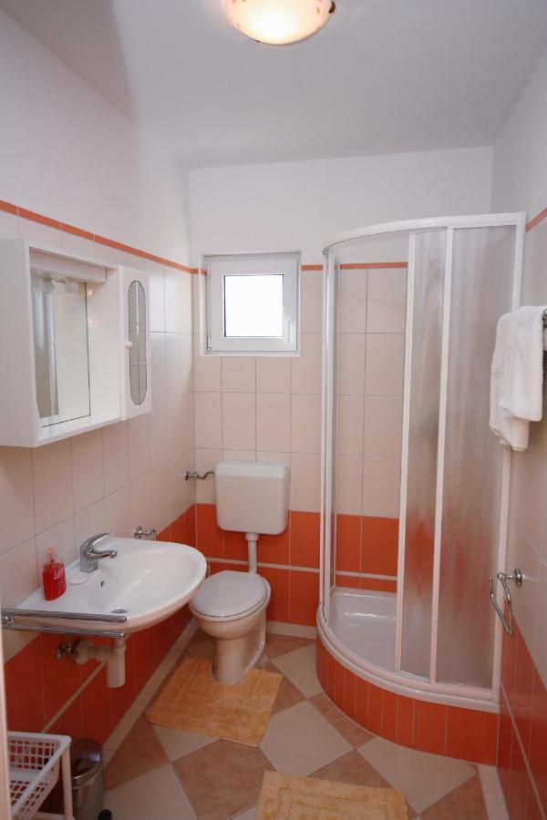 Apartments By The Sea Vinisce, Trogir - 5229 エクステリア 写真