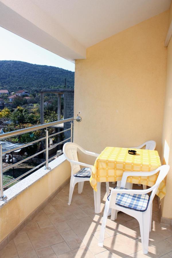 Apartments By The Sea Vinisce, Trogir - 5229 エクステリア 写真