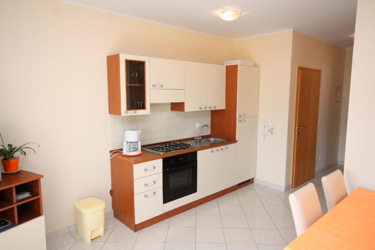 Apartments By The Sea Vinisce, Trogir - 5229 エクステリア 写真